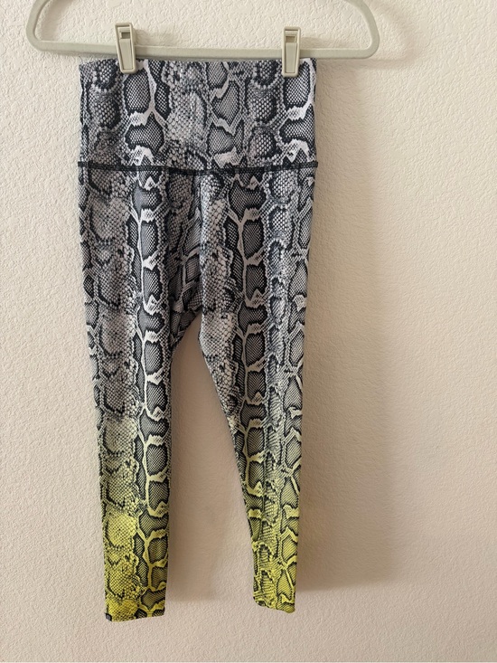 Onzie Pants - Onzie Snake-Print Leggings in Black, Gray & Yellow